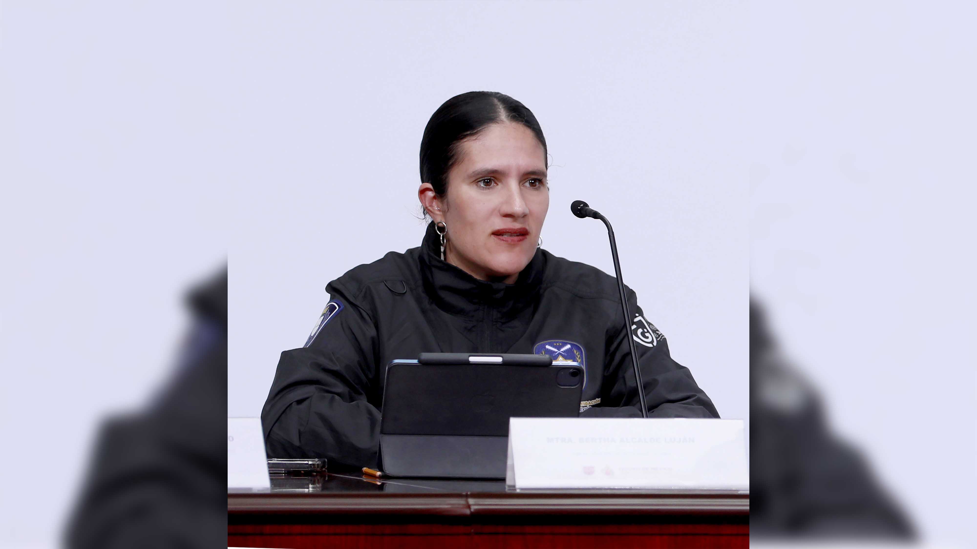 Conferencia de prensa 4nov 05.jpg